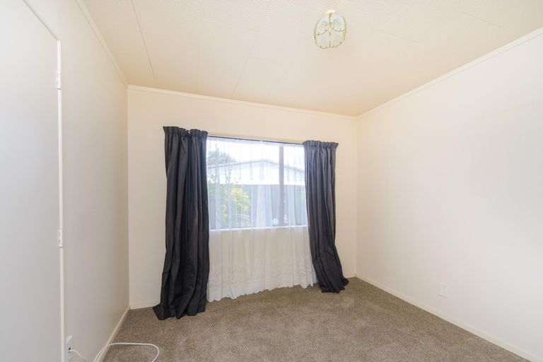 Photo of property in 58 Geraldine Crescent, Cloverlea, Palmerston North, 4412