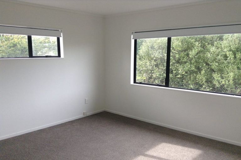 Photo of property in 2/5 Seine Road, Forrest Hill, Auckland, 0620