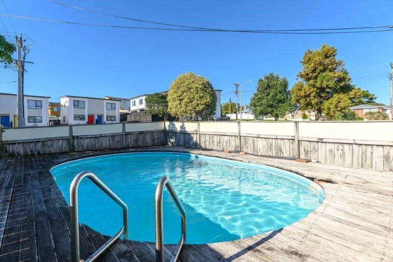 Photo of property in 18 Lavelle Road, Henderson, Auckland, 0612