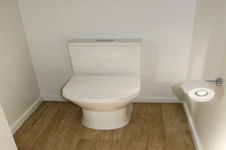 Photo of property in 23a Scarboro Terrace, Murrays Bay, Auckland, 0630