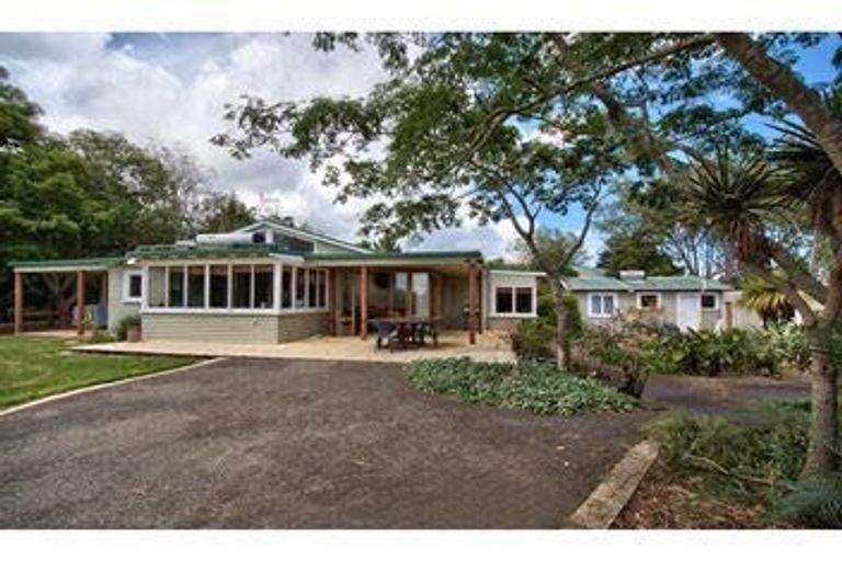 Photo of property in 15 Mamari Road, Whenuapai, Auckland, 0618