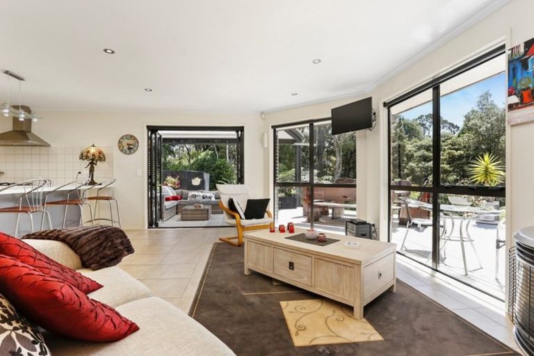 Photo of property in 240 Pine Valley Road, Dairy Flat, Silverdale, 0992