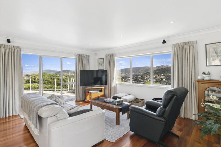 Photo of property in 9 Imran Terrace, Khandallah, Wellington, 6035