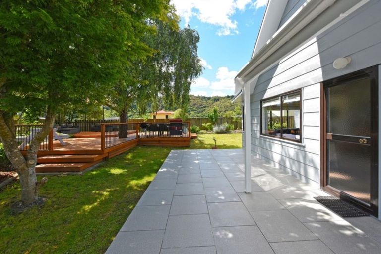 Photo of property in 14 Donegal Grove, Birchville, Upper Hutt, 5018