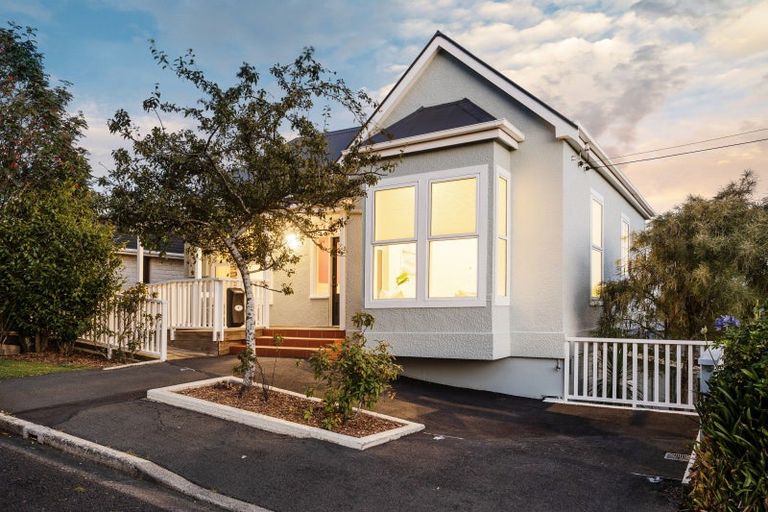 Photo of property in 4 Granville Terrace, Belleknowes, Dunedin, 9011