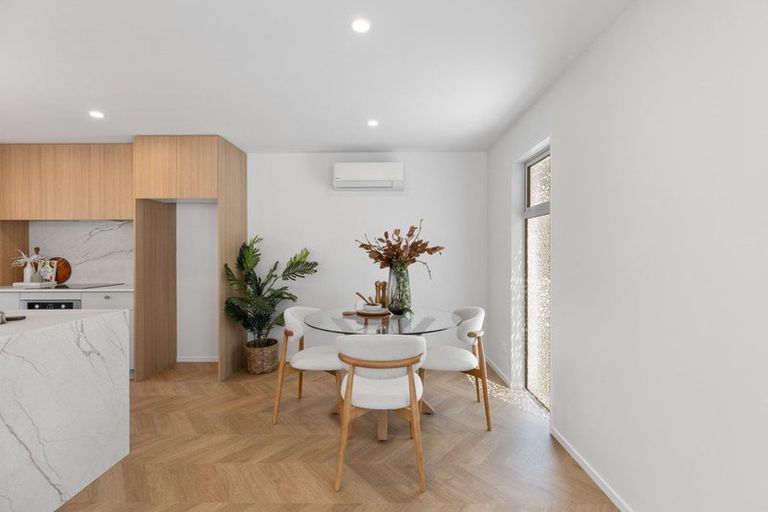 Photo of property in 1/92 Holly Road, St Albans, Christchurch, 8014