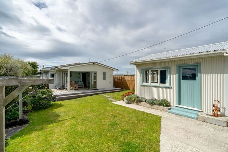 Photo of property in 78 Esplanade, Kaka Point, 9271