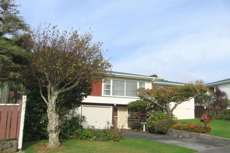 Photo of property in 14 Saint Catherines Terrace, Tawa, Wellington, 5028