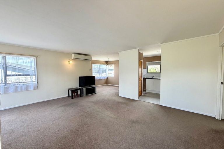 Photo of property in 14 Aronia Way, Goodwood Heights, Auckland, 2105