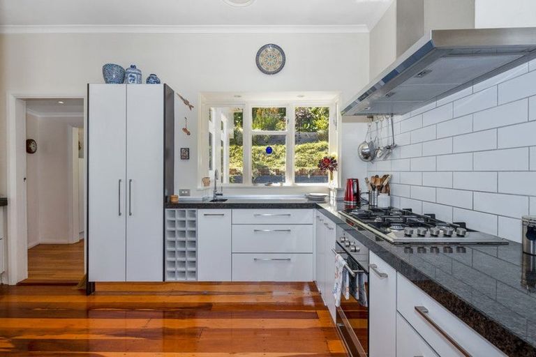 Photo of property in 47 Melbourne Road, Island Bay, Wellington, 6023