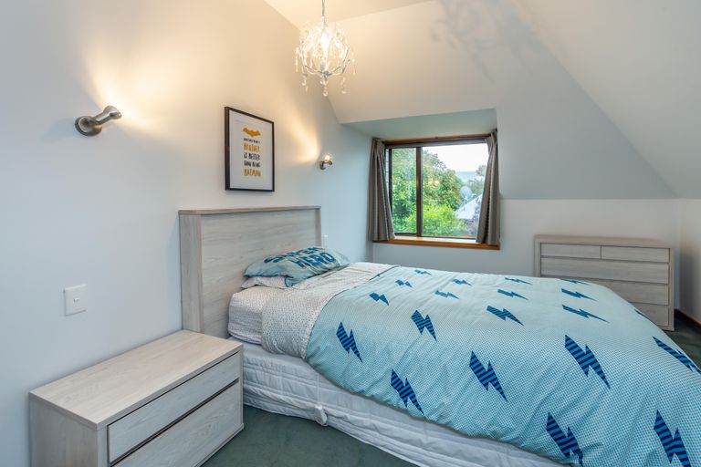 Photo of property in 33 O'connor Place, Burnside, Christchurch, 8053