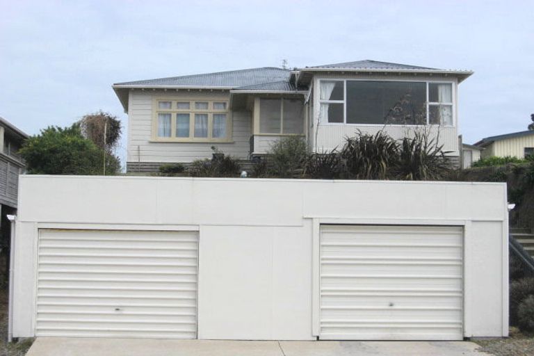 Photo of property in 130 Pioneer Road, Moturoa, New Plymouth, 4310