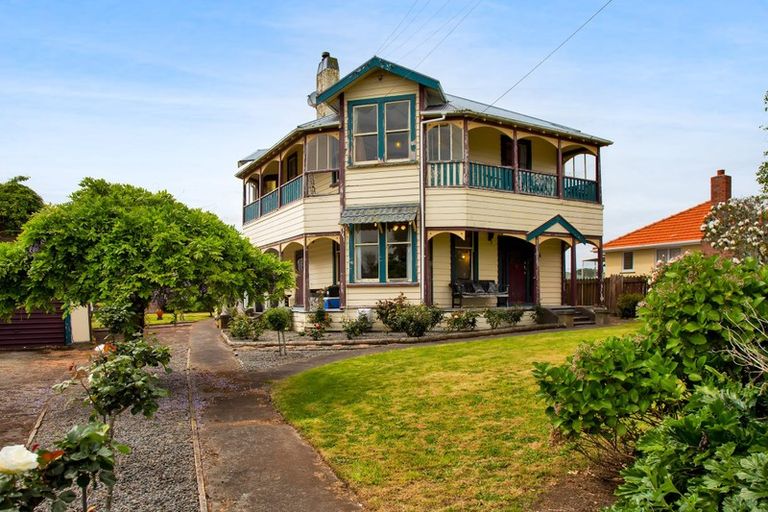 Photo of property in 68 Collins Street, Hawera, 4610