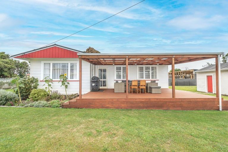 Photo of property in 18 Suther Street, Waverley, 4510