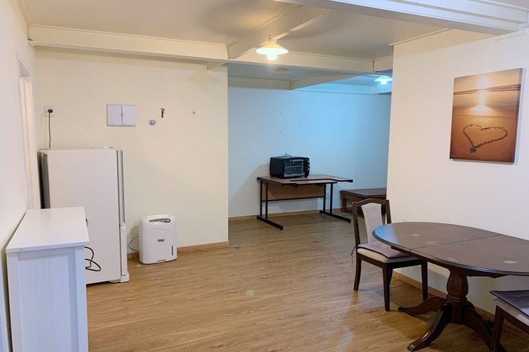 Photo of property in 44 Kaikoura Street, Henderson, Auckland, 0612