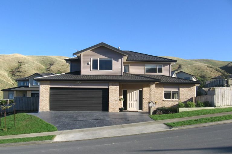 Photo of property in 99 Amesbury Drive, Churton Park, Wellington, 6037