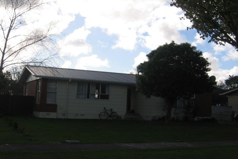 Photo of property in 12 Otaki Place, Westbrook, Palmerston North, 4412