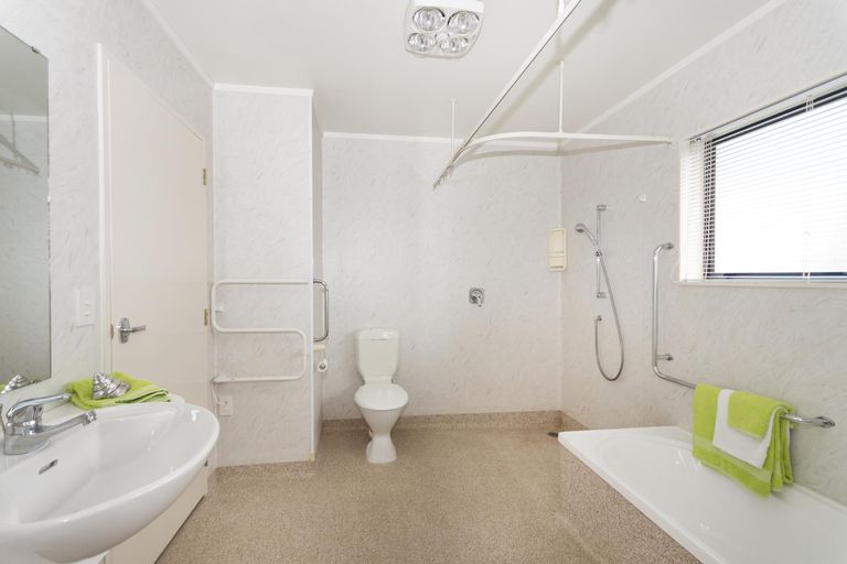 Photo of property in 9 Collie Road, Pukekohe, 2120