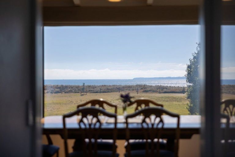 Photo of property in 1167 Papamoa Beach Road, Papamoa Beach, Papamoa, 3118