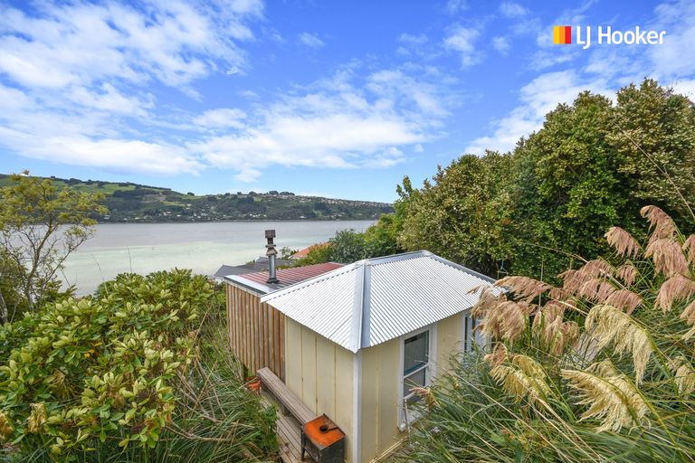 Photo of property in 2 Waireka Street, Ravensbourne, Dunedin, 9022