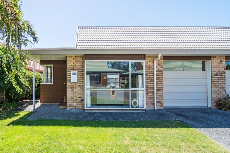 Photo of property in Holdsworth Villas, 59/2 William Donald Drive, Solway, Masterton, 5810
