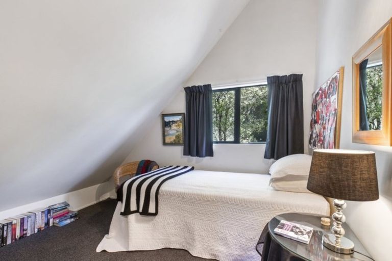 Photo of property in 1/121 Godley Road, Green Bay, Auckland, 0604