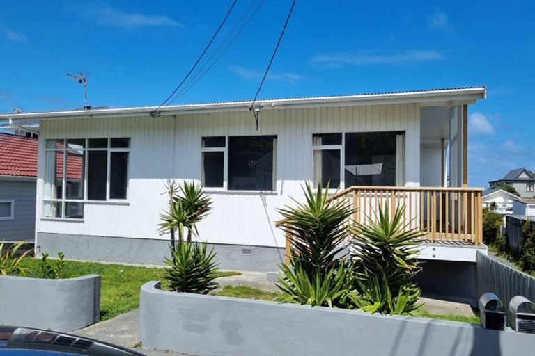 Photo of property in 29 Trent Street, Island Bay, Wellington, 6023