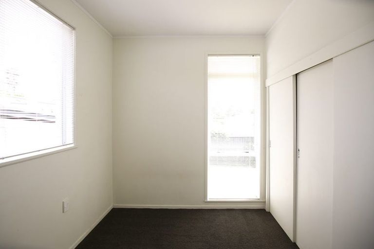 Photo of property in 2/26 Sunnyhill Crescent, Sunnyhills, Auckland, 2010