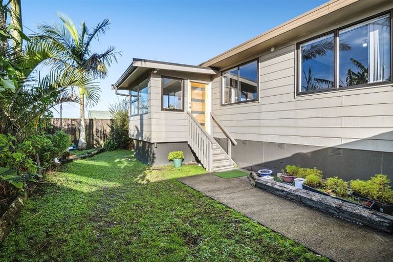 Photo of property in 1/9 Penion Drive, Flat Bush, Auckland, 2023
