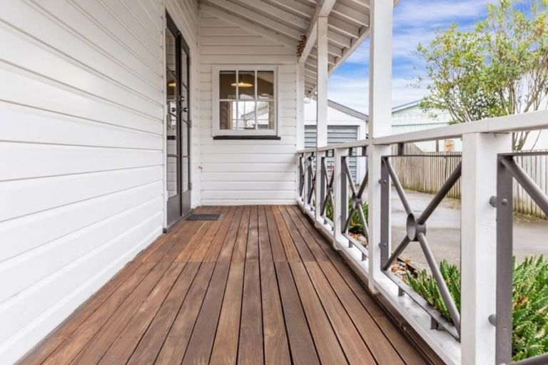 Photo of property in 104 Studholme Street, Somerfield, Christchurch, 8024