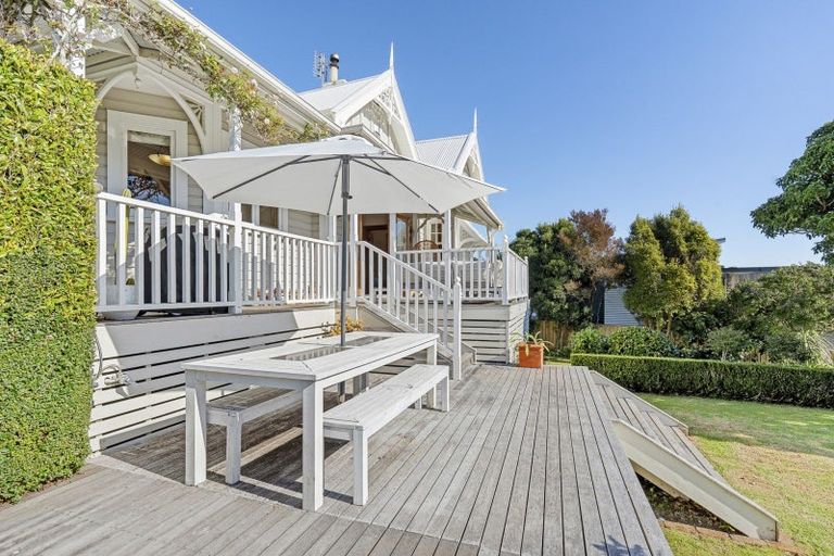 Photo of property in 62 Gilbert Street, New Plymouth, 4310