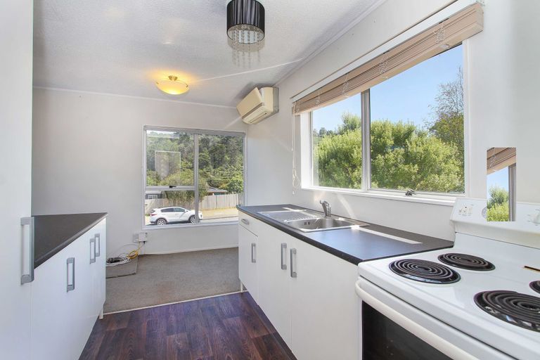 Photo of property in 2/117 Lynn Road, Bayview, Auckland, 0629