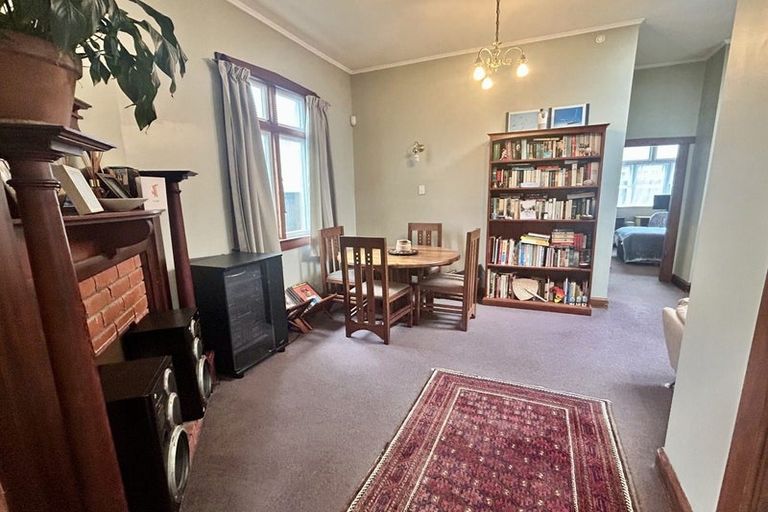 Photo of property in 127 Onepu Road, Lyall Bay, Wellington, 6022