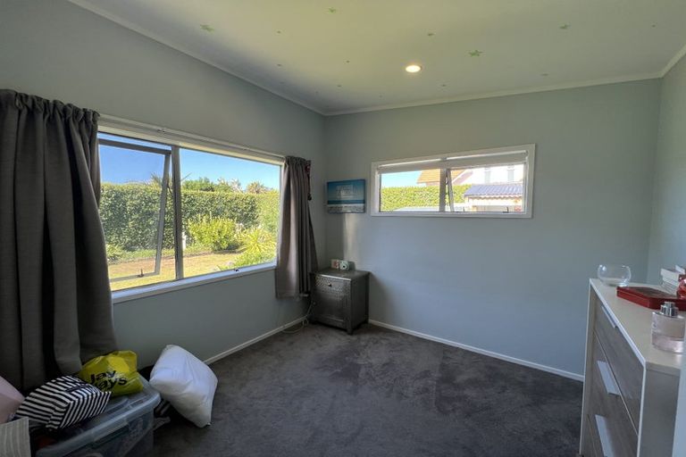 Photo of property in 11 Ocean View Road, Milford, Auckland, 0620