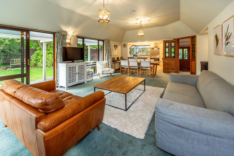 Photo of property in 33 O'connor Place, Burnside, Christchurch, 8053