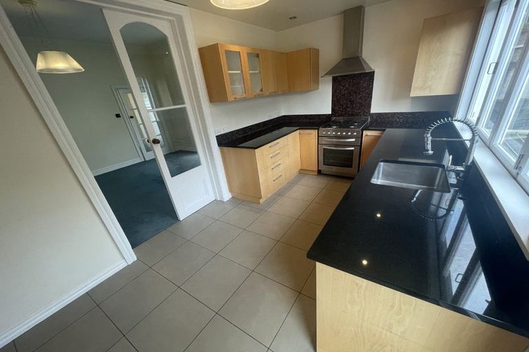 Photo of property in 12 Park Street, Thorndon, Wellington, 6011