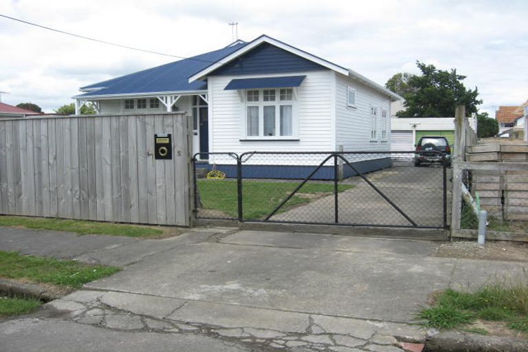 Photo of property in 5 Monckton Street, Feilding, 4702