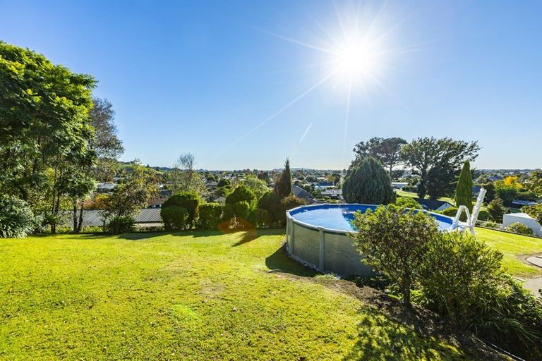 Photo of property in 37 Hetley Crescent, Taradale, Napier, 4112