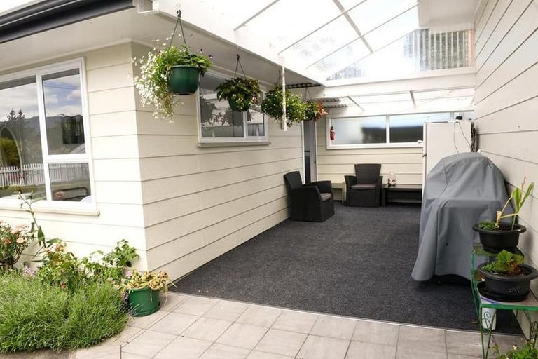 Photo of property in 89 Snodgrass Road, Westport, 7892