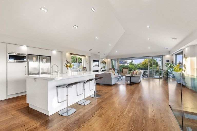 Photo of property in 86 Marine Parade, Mellons Bay, Auckland, 2014