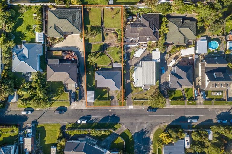 Photo of property in 9 Roy Street, Tawa, Wellington, 5028