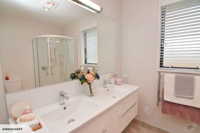 Photo of property in 29 Kingsbridge West, Burwood, Christchurch, 8083