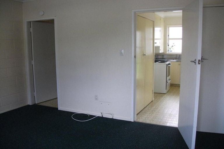 Photo of property in 1/136-138 Waddington Drive, Naenae, Lower Hutt, 5011