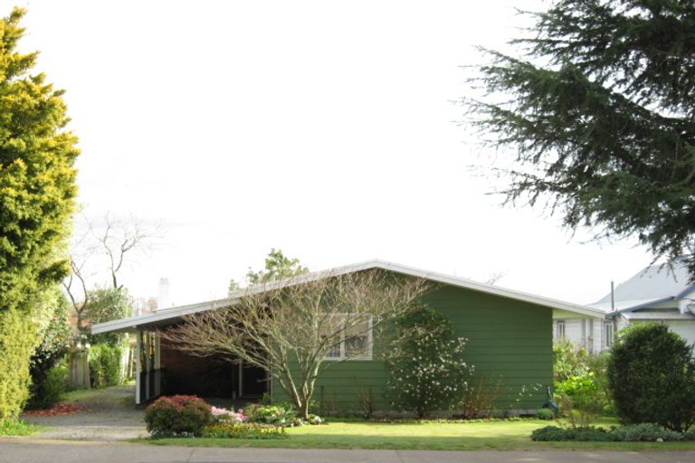 Photo of property in 79 Te Mata Road, Havelock North, 4130