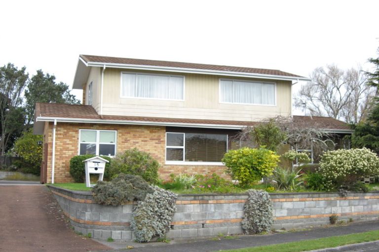 Photo of property in 15 Te Mete Terrace, Merrilands, New Plymouth, 4312