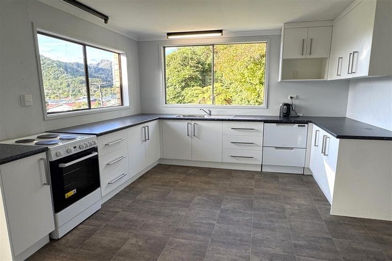 Photo of property in 1a Sutherland Street, Dunollie, Runanga, 7803