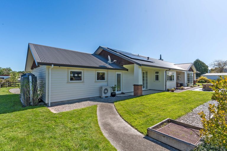 Photo of property in 40a Richmond Road, Carterton, 5713