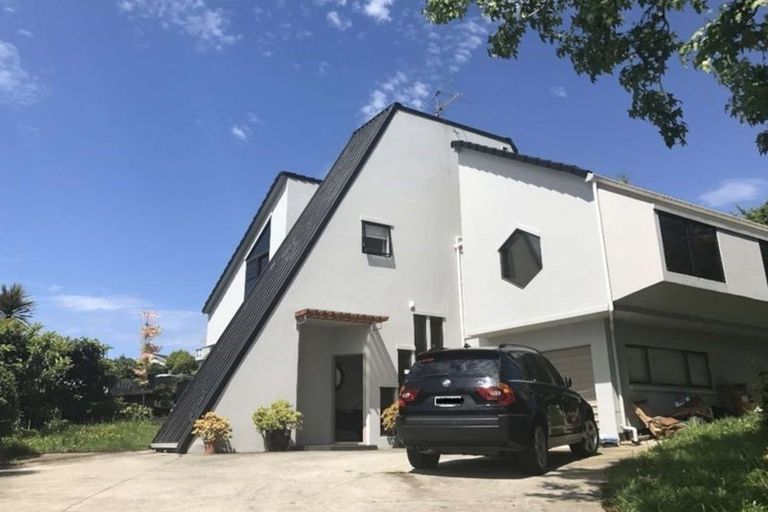 Photo of property in 29 Cairngorm Place, Highland Park, Auckland, 2010