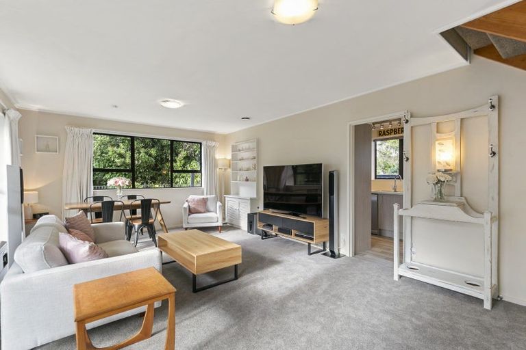 Photo of property in 2/75 Delhi Crescent, Khandallah, Wellington, 6035