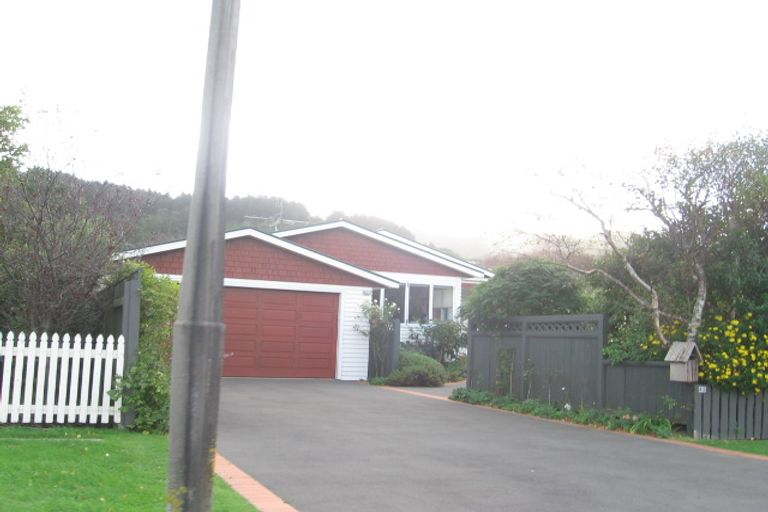 Photo of property in 43 Beauchamp Street, Tawa, Wellington, 5028